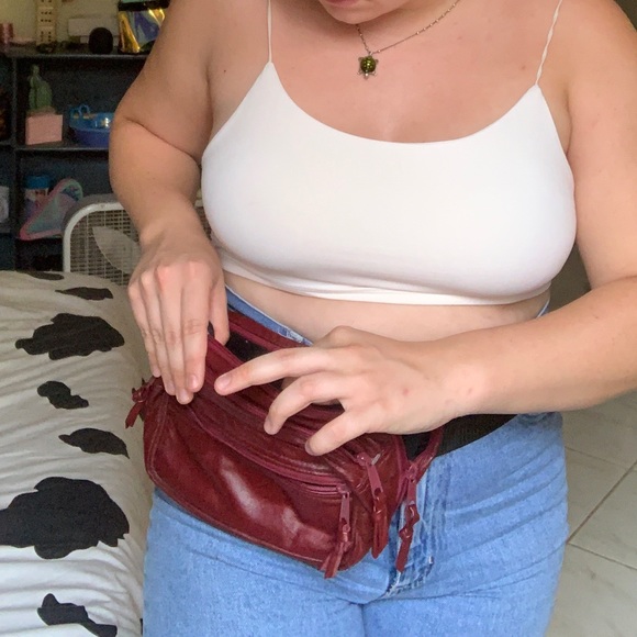 90s faux leather oversized burgundy fanny pack - Picture 5 of 6